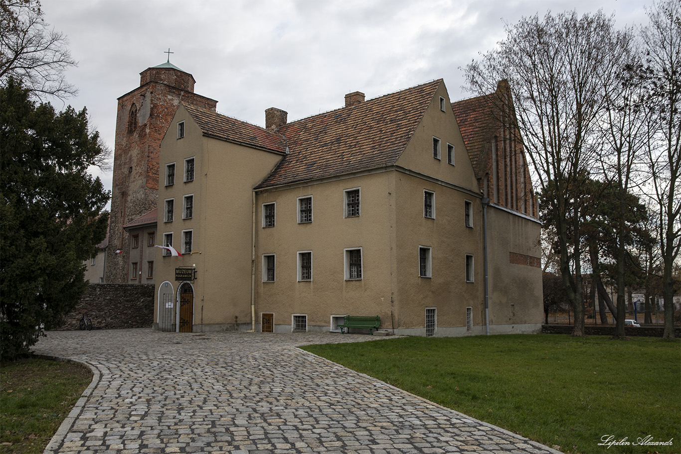 Дворец Девинув-Биберстенув (Zamek Dewinów-Bibersteinów) - Жары (Żary) - Польша (Polska)